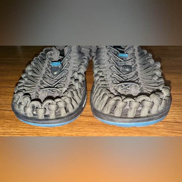 KEEN UNEEK Men’s Size 12 M Classic 2 Rope Cord Sandals Dark Grey Magnet / Black - Picture 4 of 15